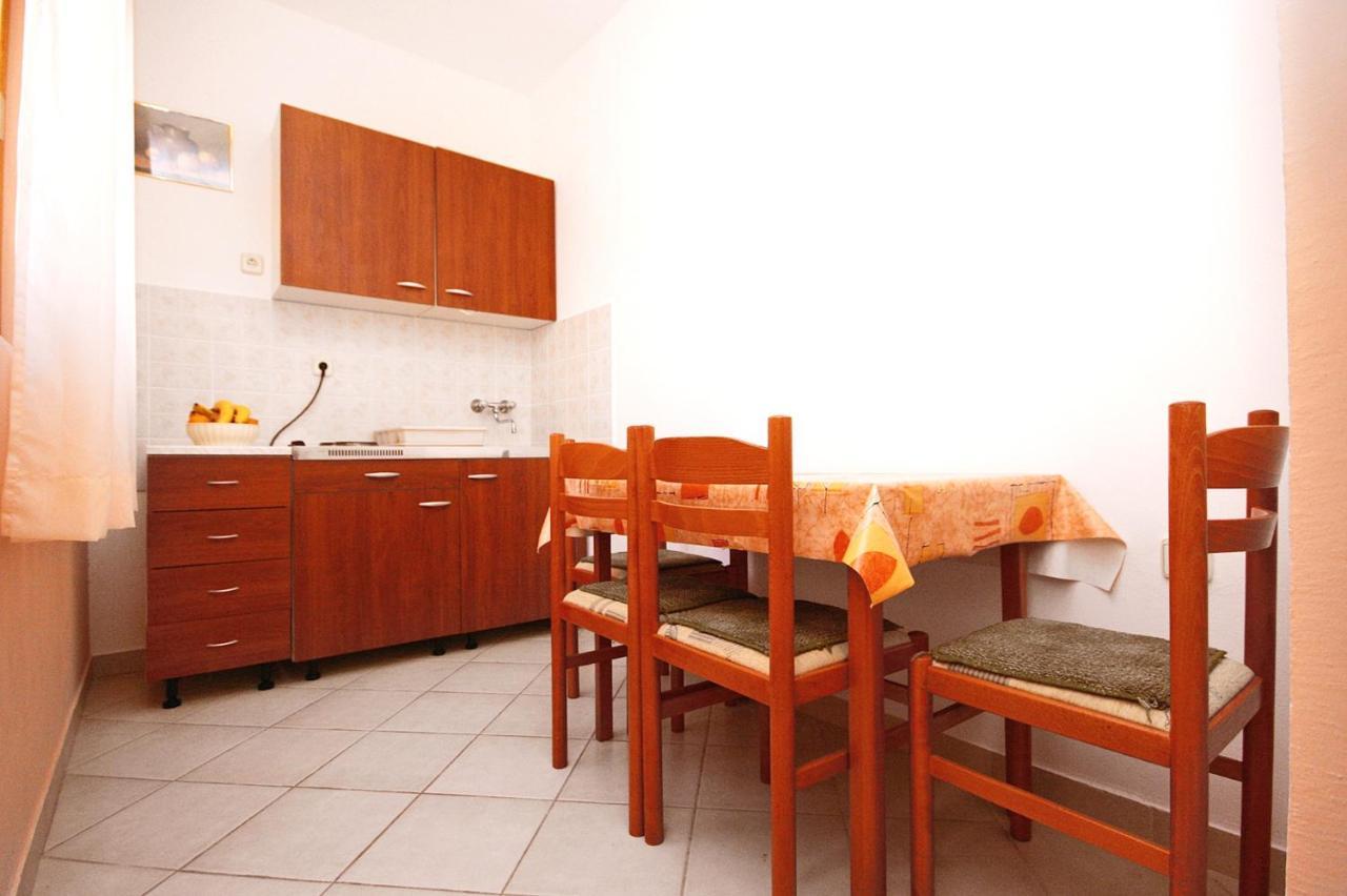 Apartments With A Parking Space Rovanjska, Paklenica - 6209 Exterior foto