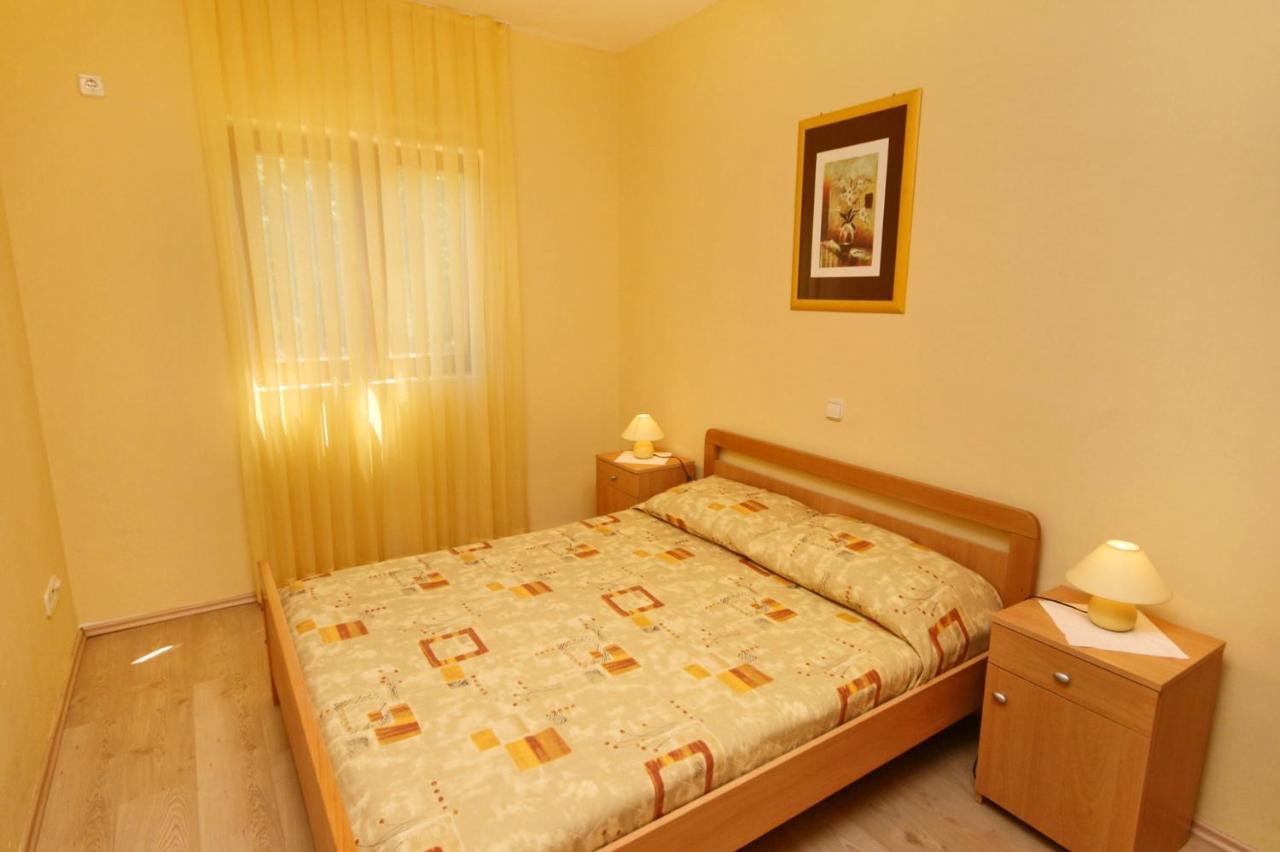 Apartments With A Parking Space Rovanjska, Paklenica - 6209 Exterior foto